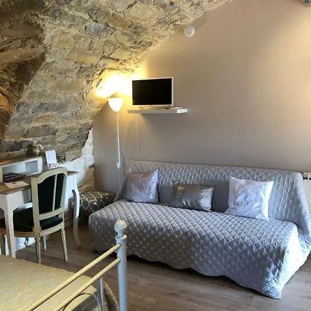 La Maison Des Eveques