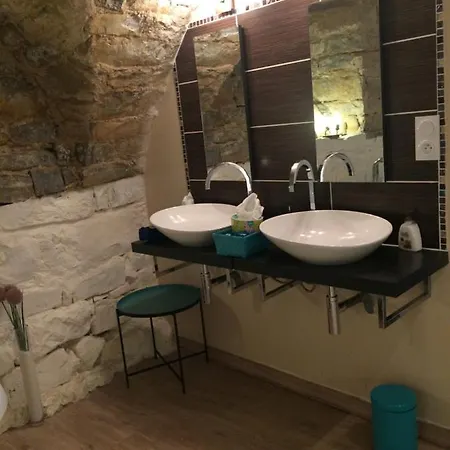 La Maison Des Eveques Bed & Breakfast Saint-Georges-de-Luzençon