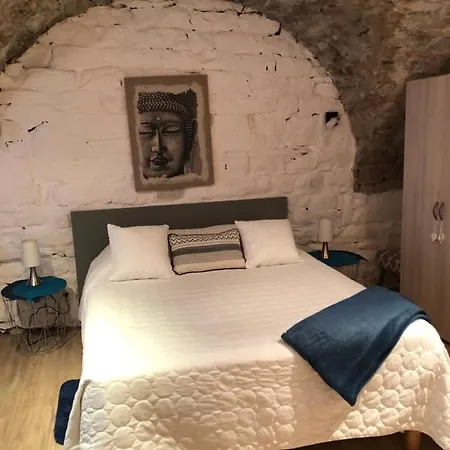 Bed & Breakfast La Maison Des Eveques Saint-Georges-de-Luzençon
