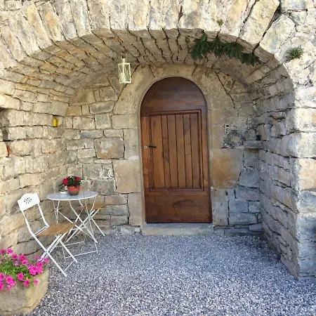 La Maison Des Eveques Bed & Breakfast *